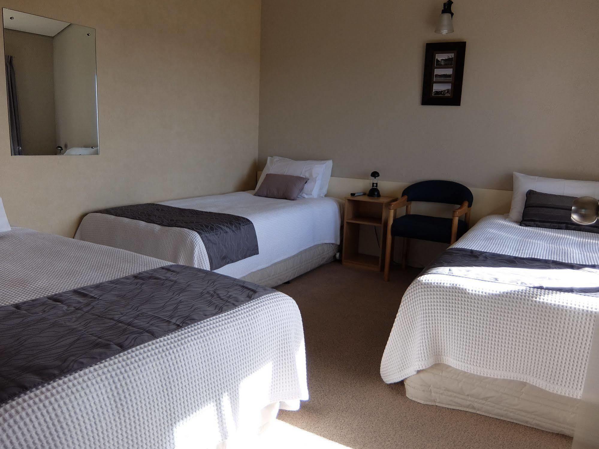 299 On Devon West Motel New Plymouth Buitenkant foto