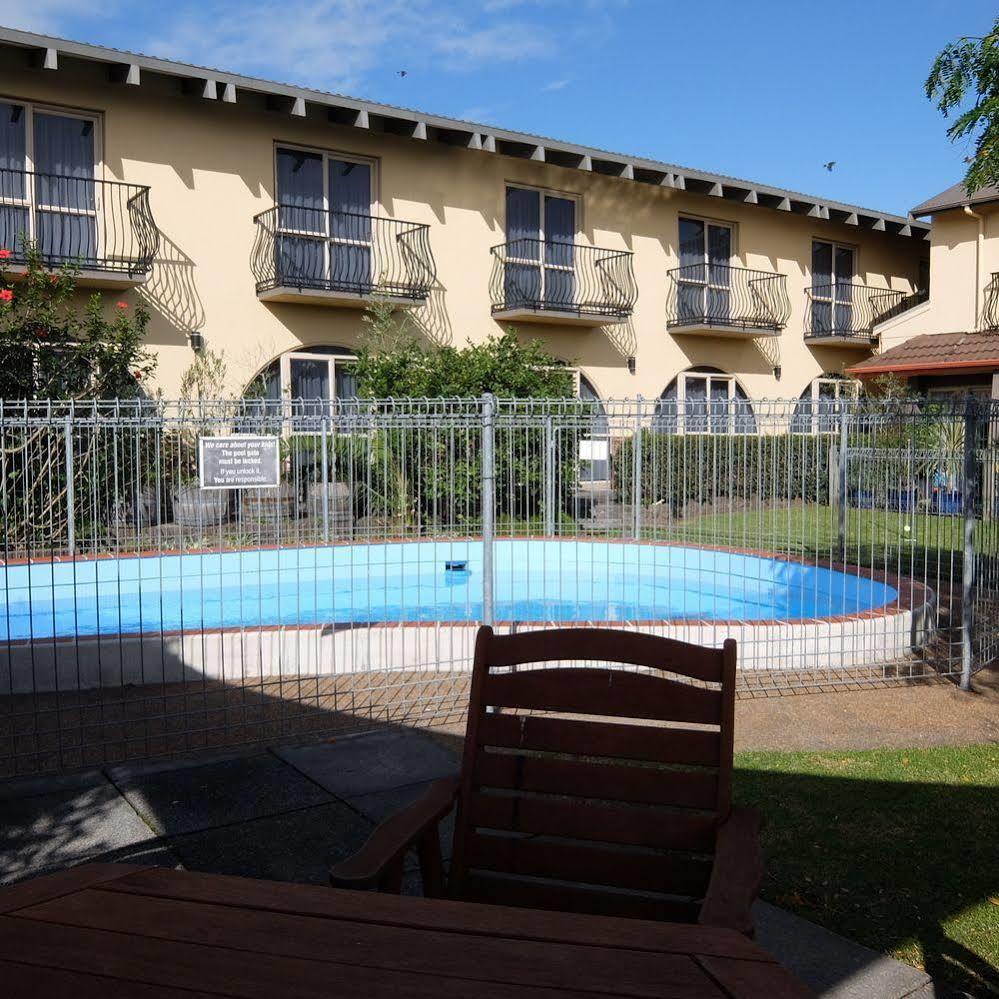 299 On Devon West Motel New Plymouth Buitenkant foto
