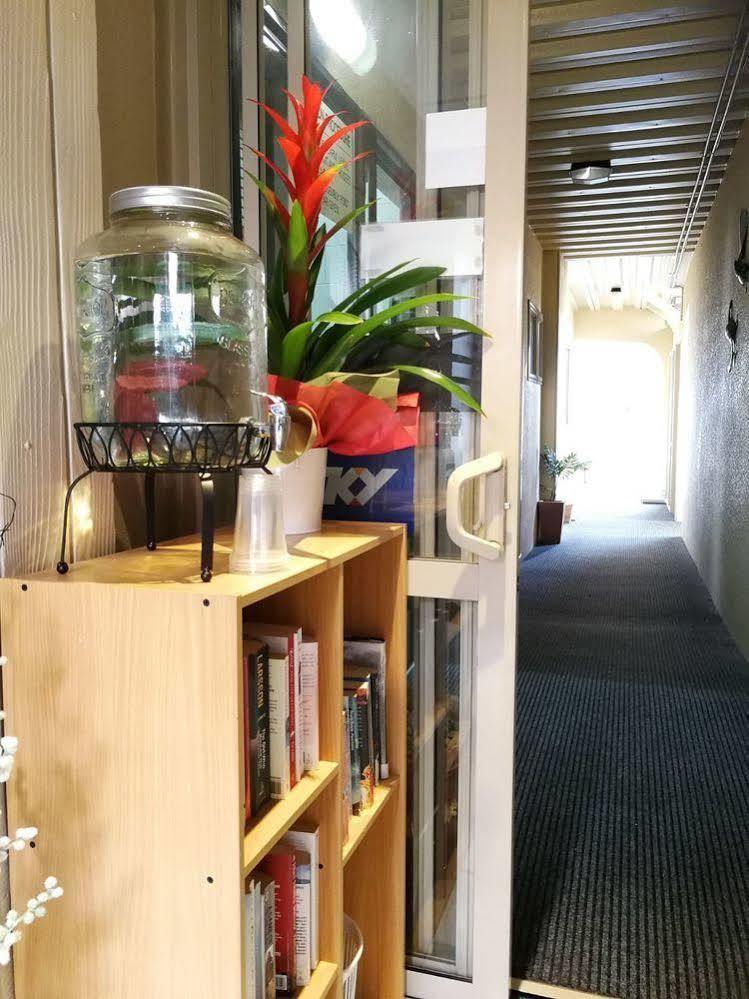 299 On Devon West Motel New Plymouth Buitenkant foto